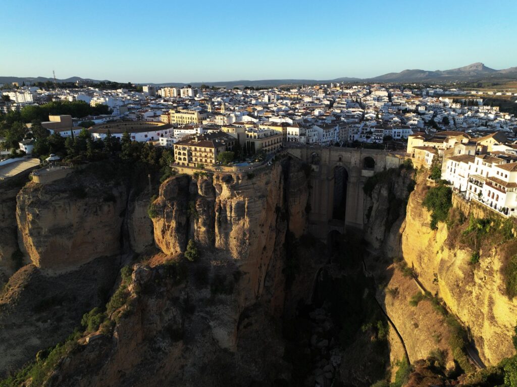 El laberinto de las turberas altas: cómo la movilidad comunitaria y el transporte de bajo impacto transforman el Parque Natural del Alto Tajo