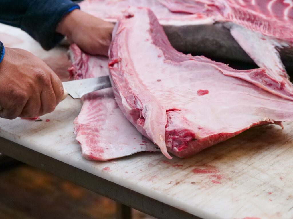 El secreto de la lava y el hinojo: la liturgia del Mercado Central de Santa Cruz de Tenerife y los tesoros del Valle de Güímar
