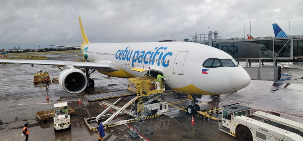 El laberinto aéreo de las islas de la Lealtad: la compleja logística de las pistas de coral y la aviación insular en el Pacífico Sur