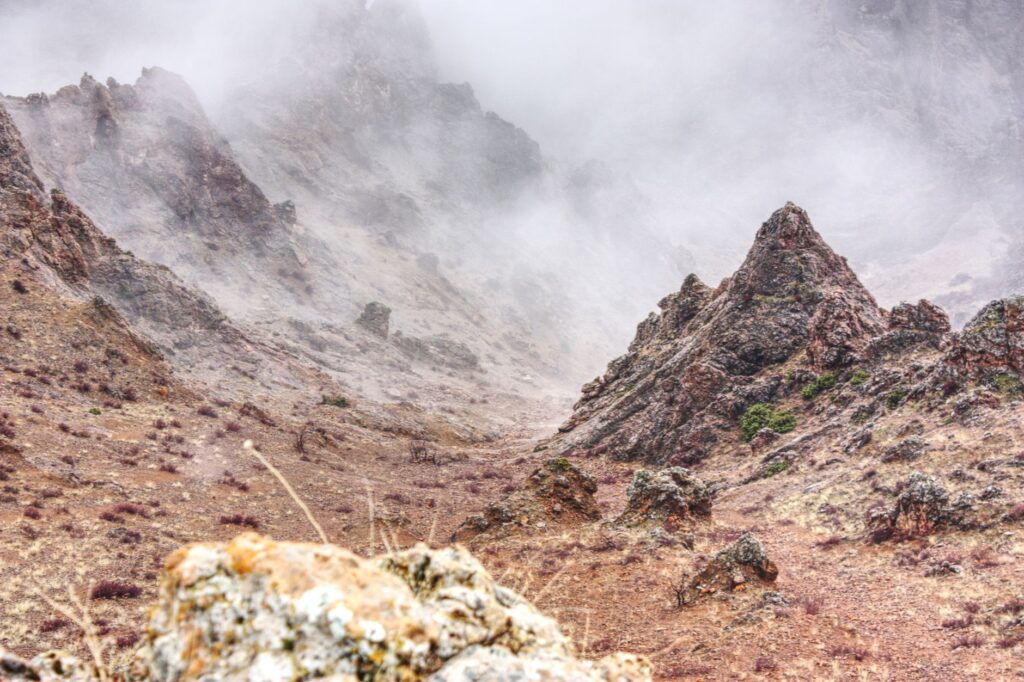 El Techo de África: Geología, Endemismo y el Desafío de la Conservación en las Montañas Simien