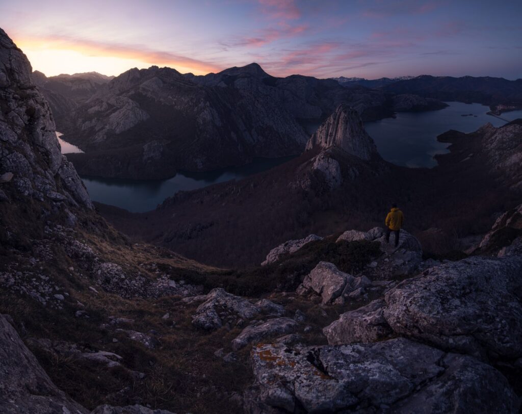 El latido mineral del Geoparque de Sobrarbe: cómo la movilidad sostenible y los antiguos caminos ganaderos transforman el transporte en el Pirineo aragonés