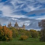 El arte del encuentro: casas y masías para redefinir el concepto moderno de hospitalidad otoñal