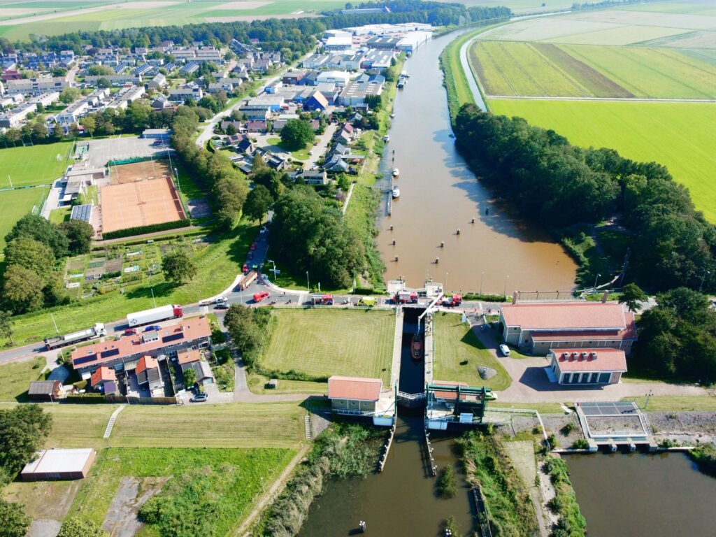 El latido meridional de la región de Alsacia: Canales de esclusas, vías ciclistas y la conectividad fluvial del canal de el Marne al Rin