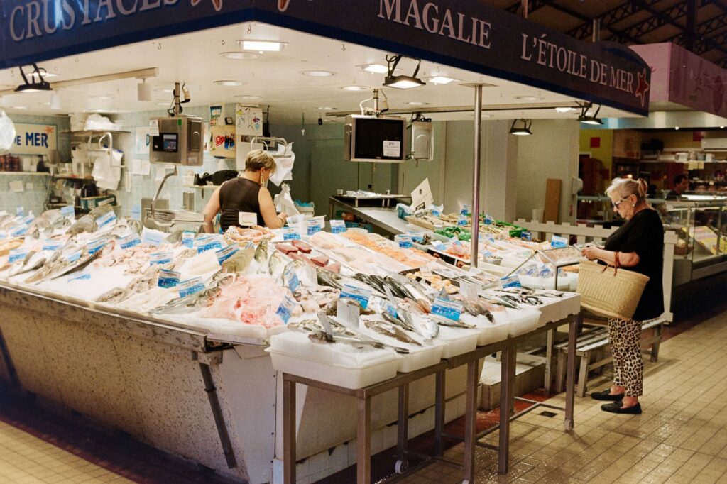 El laberinto del gusto: Una inmersión profunda en el Mercado de la Boqueria y los templos del producto en Barcelona
