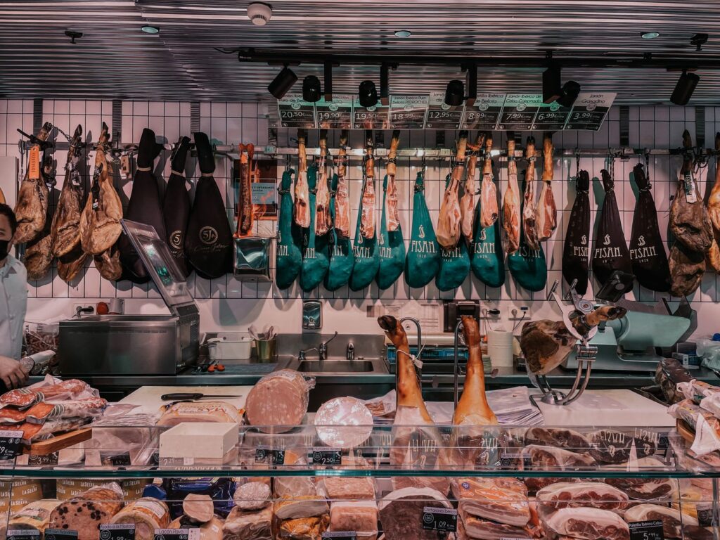 El secreto de la encina y la brasa: la liturgia del Mercado Central de Badajoz y los tesoros de los Llanos