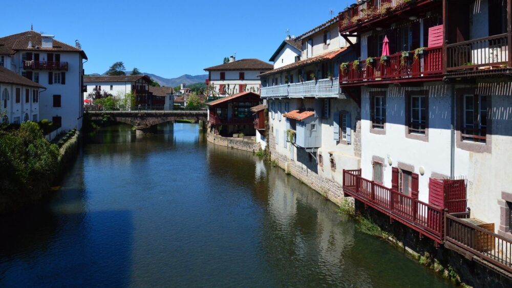 El latido meridional de la región de Alsacia: Canales de esclusas, vías ciclistas y la conectividad fluvial del canal de el Marne al Rin