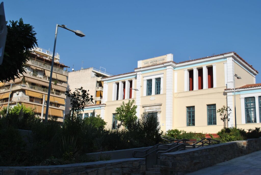 Atenas, la nueva capital mundial de la coctelería y el renacimiento de su identidad urbana