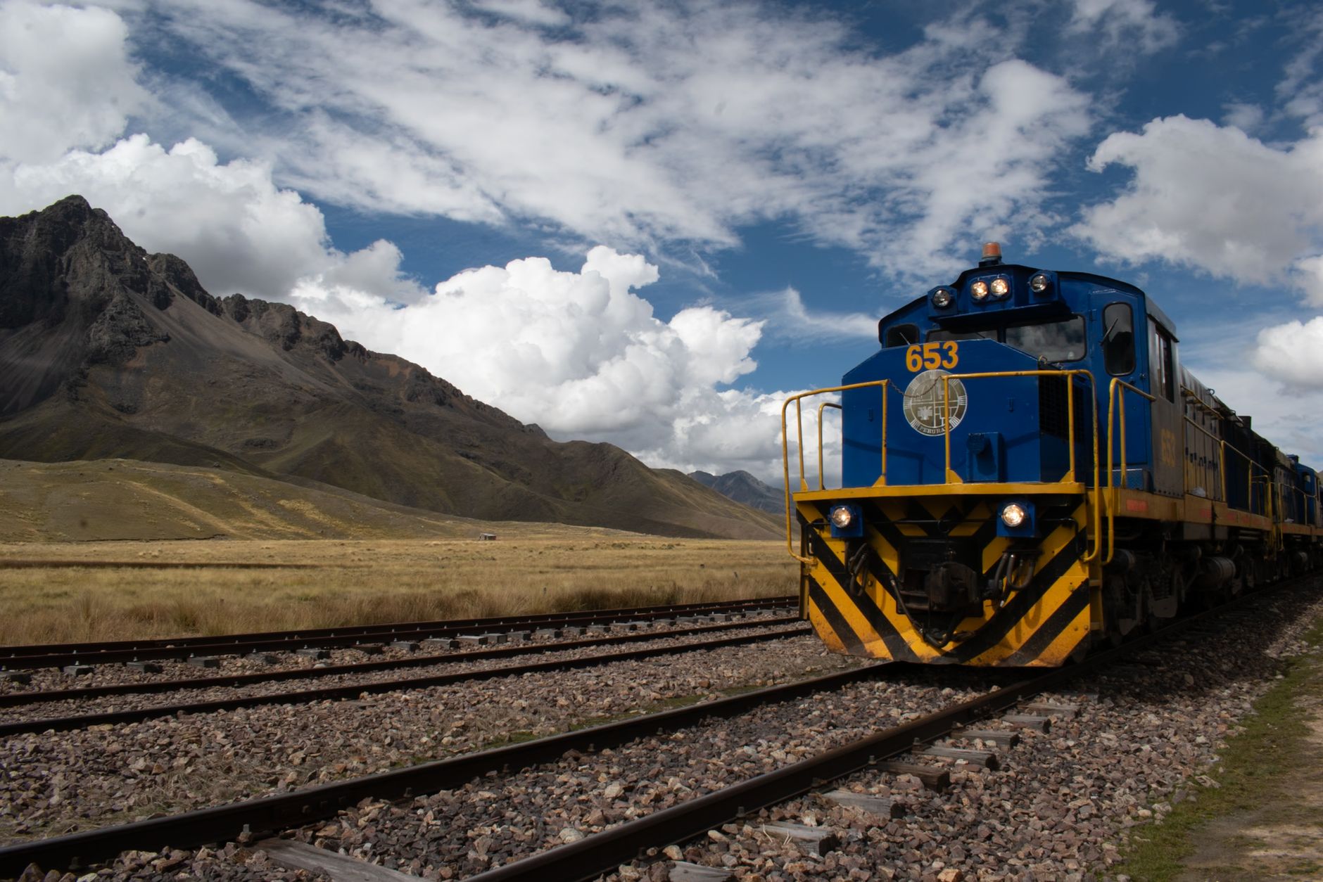 El Tren Transandino del Norte: Ingeniería de altura, logística minera y la conectividad ferroviaria en los Andes peruanos