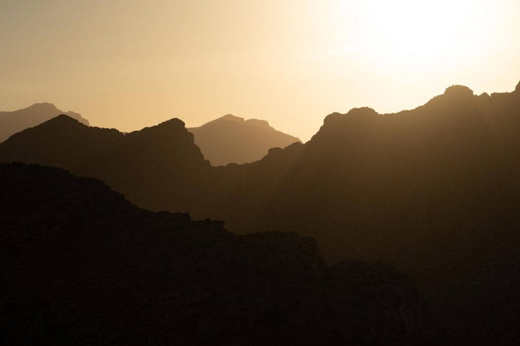 El latido de la piedra seca: mampostería, paisaje y memoria en los bancales de la Serra de Tramuntana