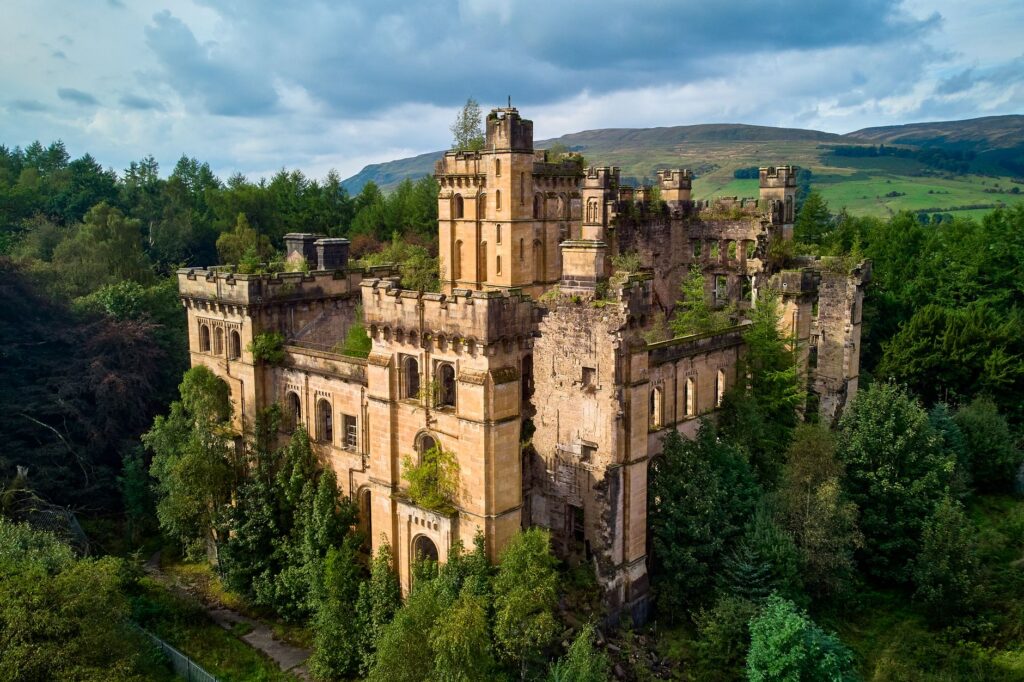 Monasterio de Guisando: conciertos, yoga y mucho más en unas ruinas mágicas