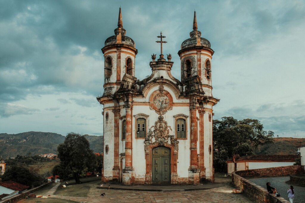 El latido mineral de las salinas de Ouro Preto: la alquimia de la tierra y la ingeniería colonial en Minas Gerais