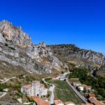 El Ferrocarril Transpirenaico Oriental: Ingeniería de desfiladeros, logística de cumbres y la conectividad ferroviaria histórica entre Ripoll y Latour-de-Carol