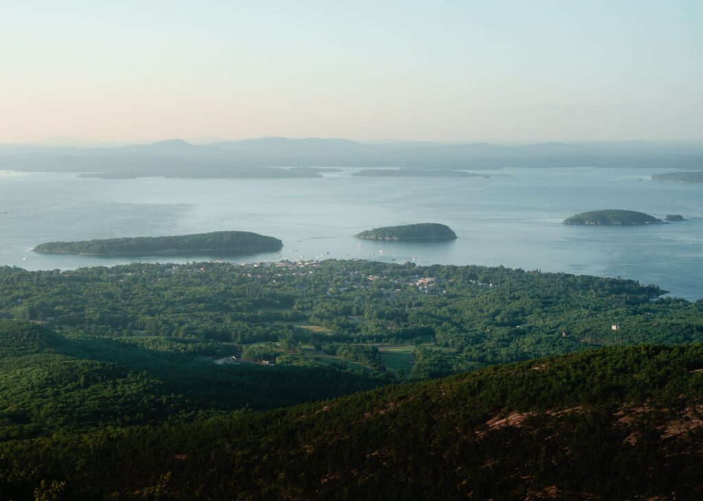 La Travesía del Sendero de Alta Ruta de los Apalaches del Norte en la Reserva de Baxter: Guía de Expedición y Senderismo por los Bosques Milenarios de Maine