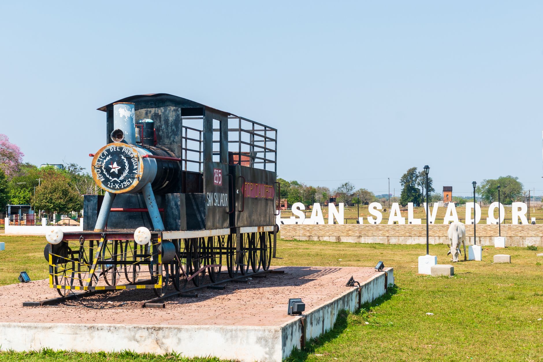 El latido de acero del Gran Uhuru: ingeniería, soberanía y la odisea logística del ferrocarril TAZARA