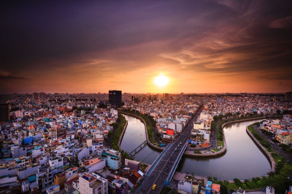 El hilo de seda: cómo Ciudad Ho Chi Minh rediseña la ruta turística hacia el Norte y el Centro