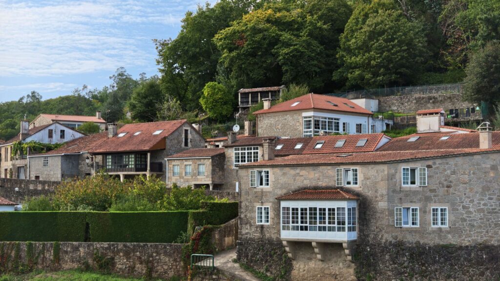 El latido de la orfebrería sagrada: cincel, pátina y memoria en los obradores de Ourense