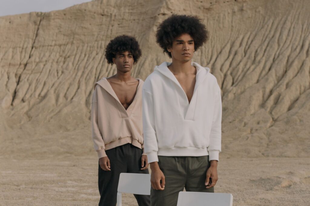Condé Nast Traveler en H&M: la sudadera de la temporada que redefine el arte de viajar
