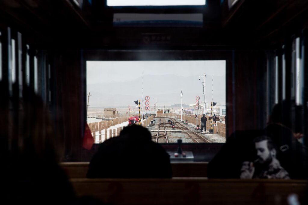 La Travesía del Ferrocarril de Bergen: Guía de Expedición y Logística Ferroviaria por las Alturas de los Fiordos de Noruega