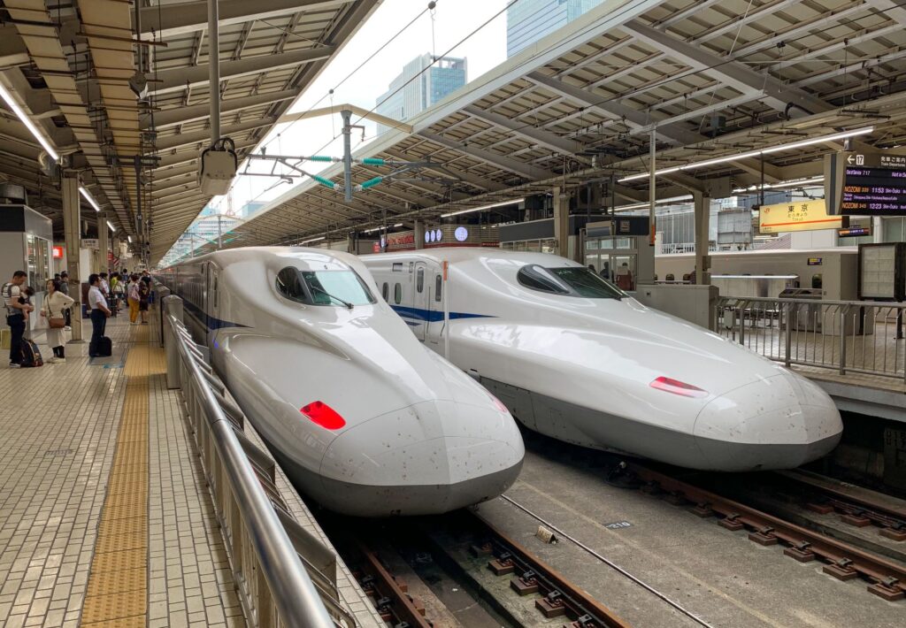 El Shinkansen Tokaido: Ingeniería, puntualidad y la columna vertebral ferroviaria de Japón
