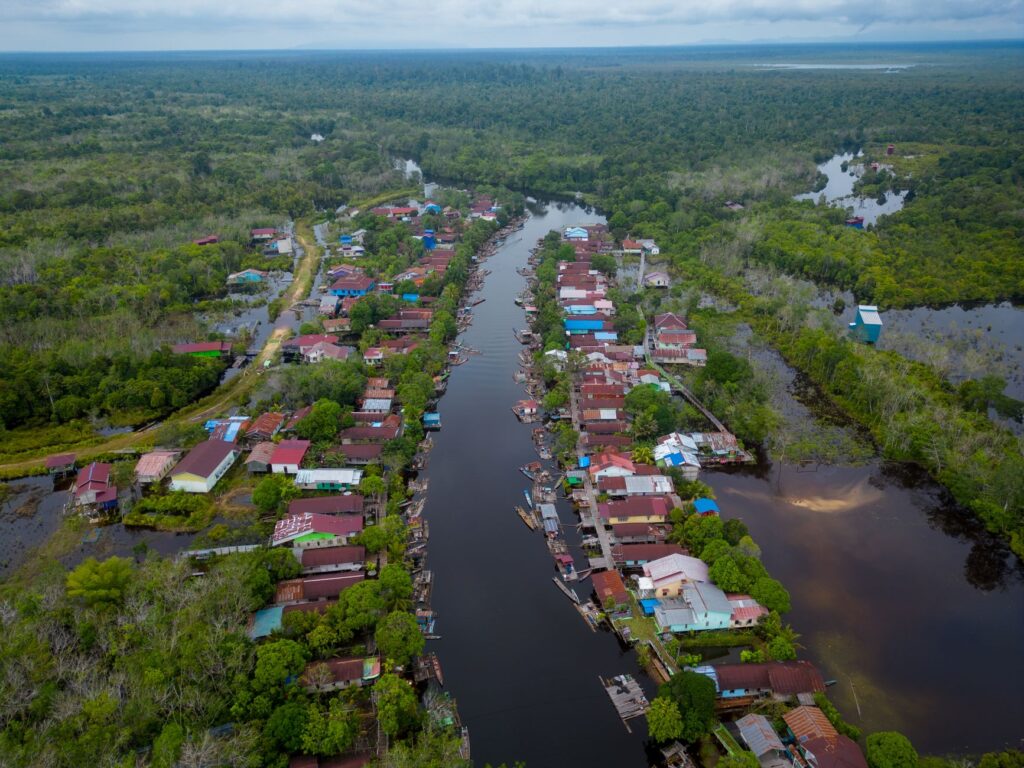 El Expreso del Mekong: Navegación fluvial, logística transfronteriza y conectividad entre Laos y Camboya