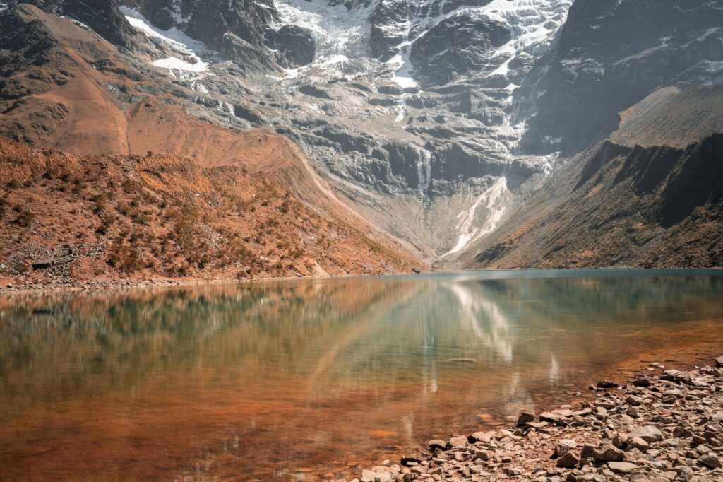 El Santuario del Cóndor Andino: Biología, Corredores Térmicos y Conservación en la Cordillera Blanca