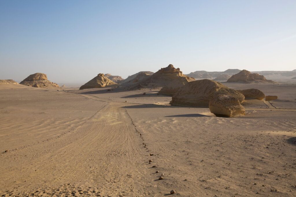 El laberinto de las dunas y el hierro: la odisea logística del Ferrocarril del Desierto en Mauritania