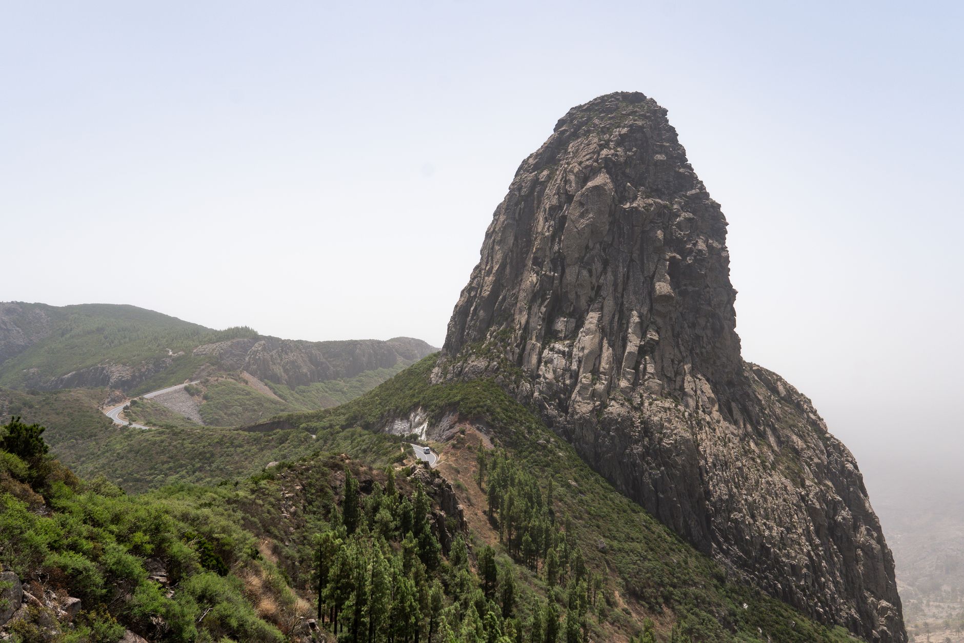 El Dominio de las Cumbres de Gneis: Geología, Climatología Alpina y Conservación en el Parque Nacional de Sarek