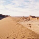 La ruta del Cobre al Pacífico: Ingeniería de desfiladeros, logística minera y conectividad ferroviaria histórica entre Calama y Antofagasta