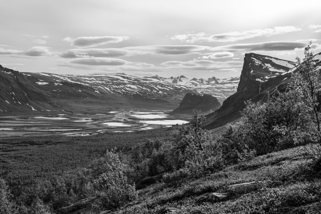 La Travesía del Sentero del Kungsleden en Suecia: Guía de Expedición y Senderismo por la Tundra Ártica
