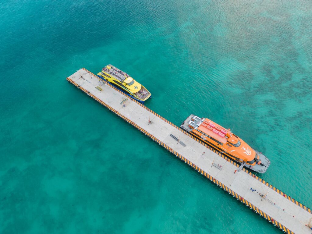 El laberinto intermodal del archipiélago de las islas Kerama: transbordadores de coral, hidroalas y la frágil conectividad de un santuario subtropical