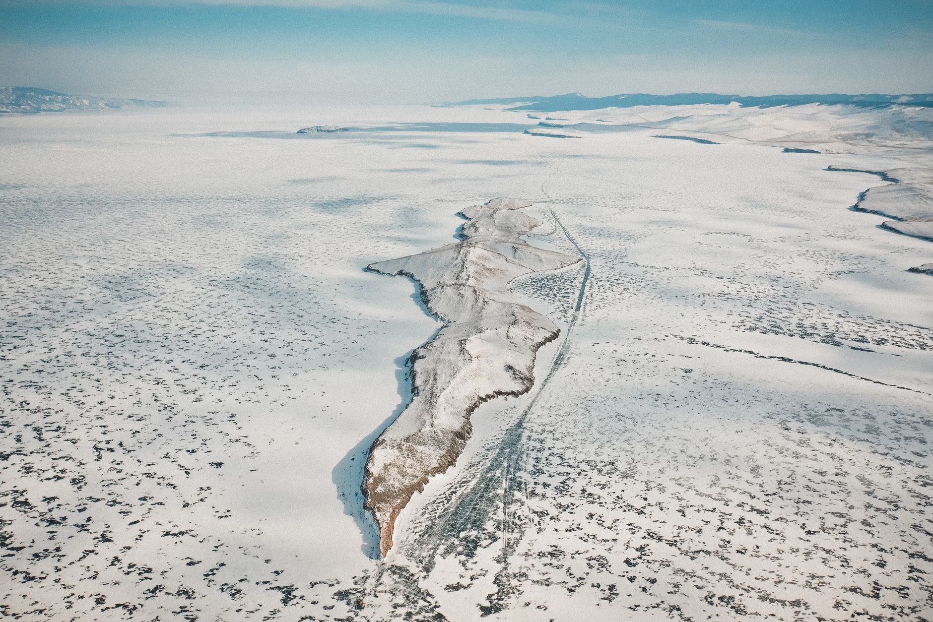 La Travesía del Transiberiano y Transmongoliano: Guía de Expedición y Logística Ferroviaria a Través de Eurasia