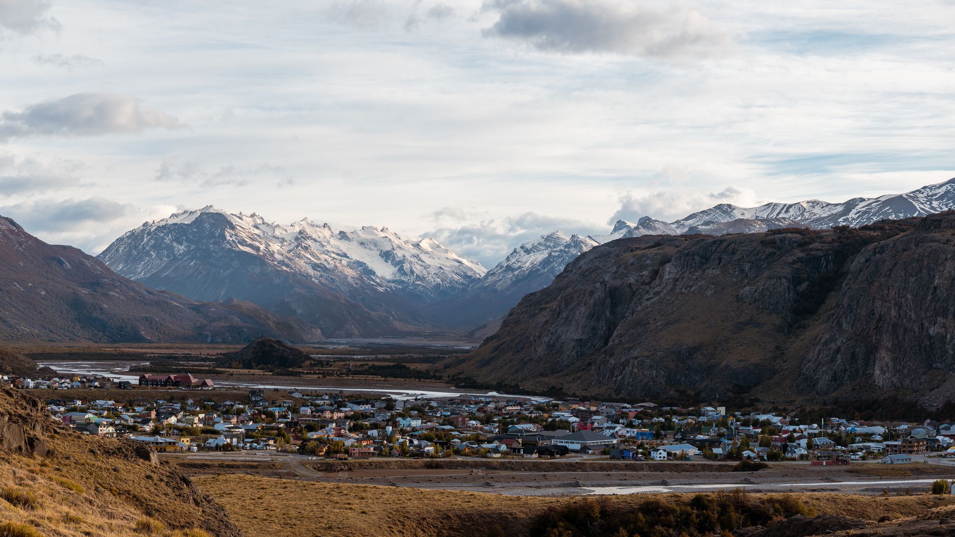 El Ferrocarril Transandino de Los Andes: Ingeniería, trocha angosta y el desafío histórico de unir Chile y Argentina sobre la cordillera