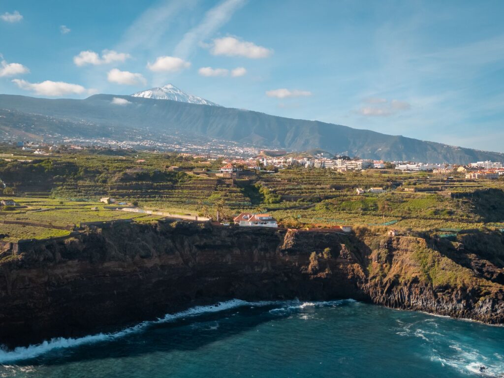 La Travesía del Archipiélago de las Azores en Barco de Línea: Guía de Navegación e Insularidad Oceánica en el Atlántico Medio