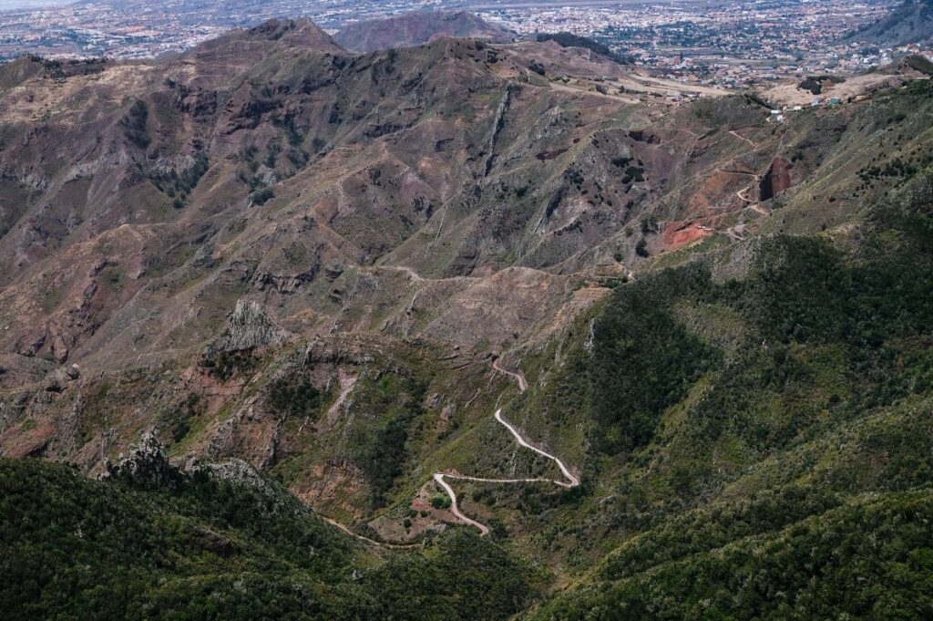 La Travesía del Sendero de GR 131 en las Islas Canarias: Guía de Expedición y Senderismo por la Espina Volcánica del Atlántico