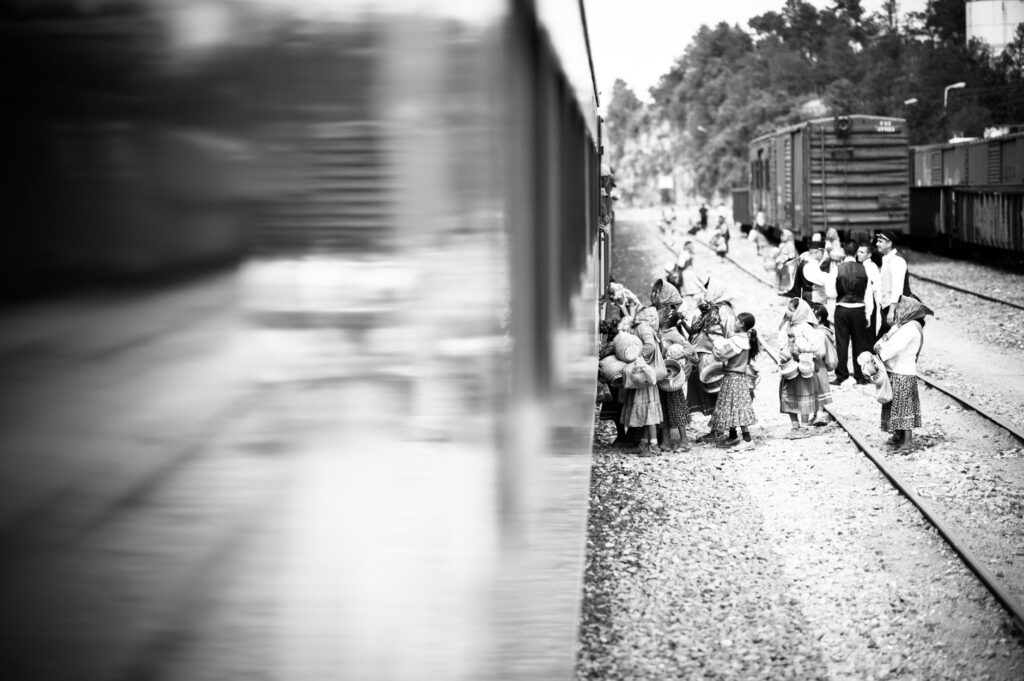 El laberinto de la trocha y la sabana: la odisea logística del tren de Benguela en el corazón de Angola
