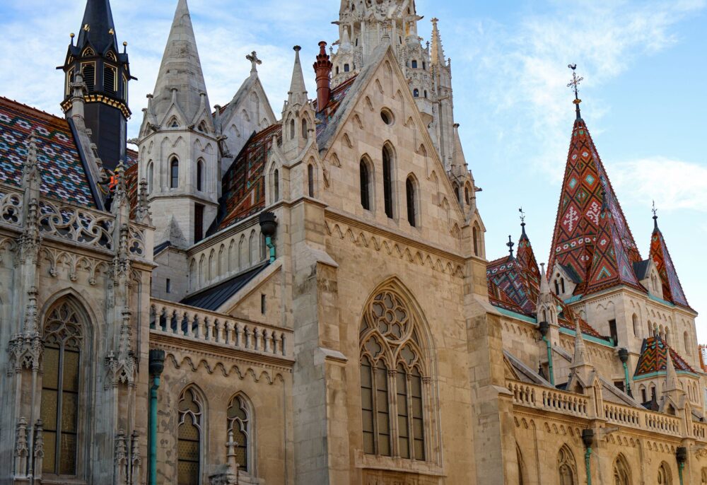 El secreto de la piedra y la alcaparra: la liturgia del Mercado Central de Budapest y los tesoros de la cuenca del Danubio
