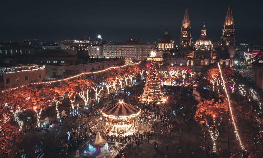 Ni Vigo ni Madrid: Zaragoza resplandece con uno de los mercadillos navideños más auténticos de España