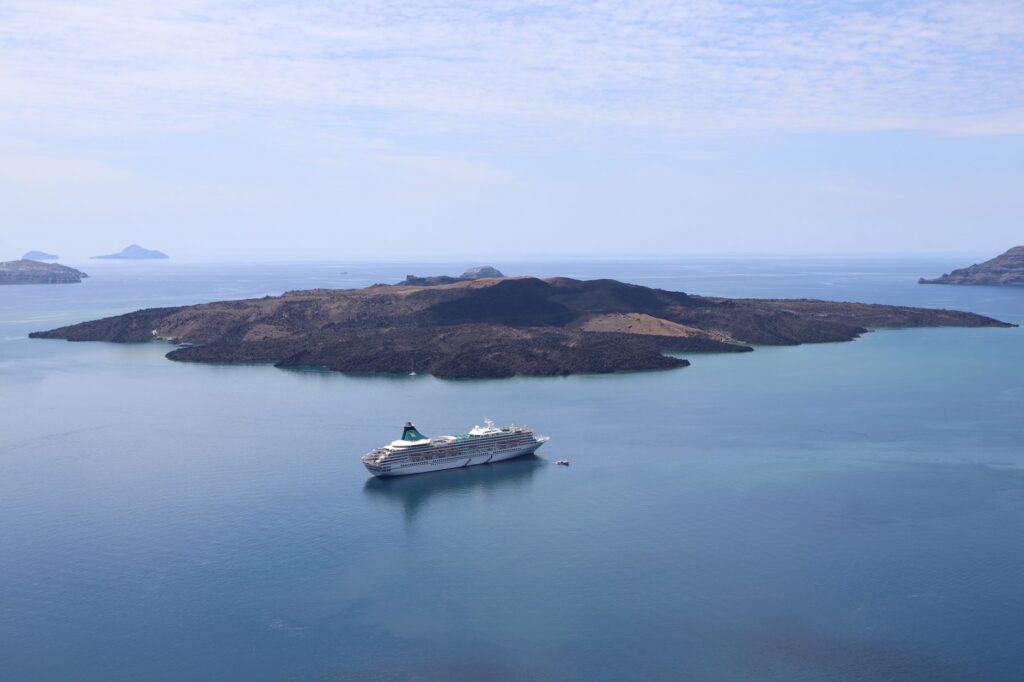 El laberinto intermodal del golfo de Hauraki: transbordadores insulares, muelles de marea y la frágil conectividad de Waiheke y Great Barrier
