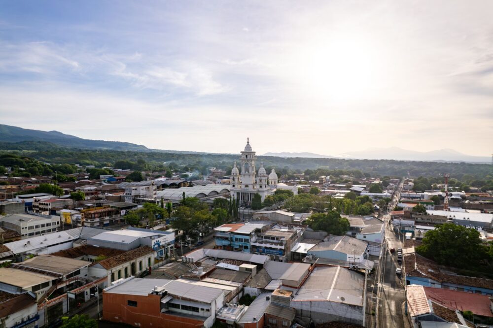 El arte de elegir el margen: Cómo Nicaragua, Grecia y Sri Lanka redefinen el viaje consciente
