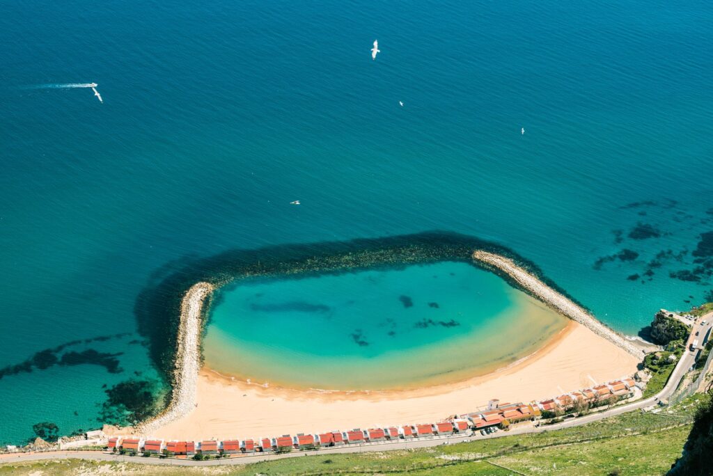 El Refugio de la Orca en el Estrecho de Gibraltar: Oceanografía, Dinámicas Estuarinas y Conservación en el Conector Ibérico-Marroquí