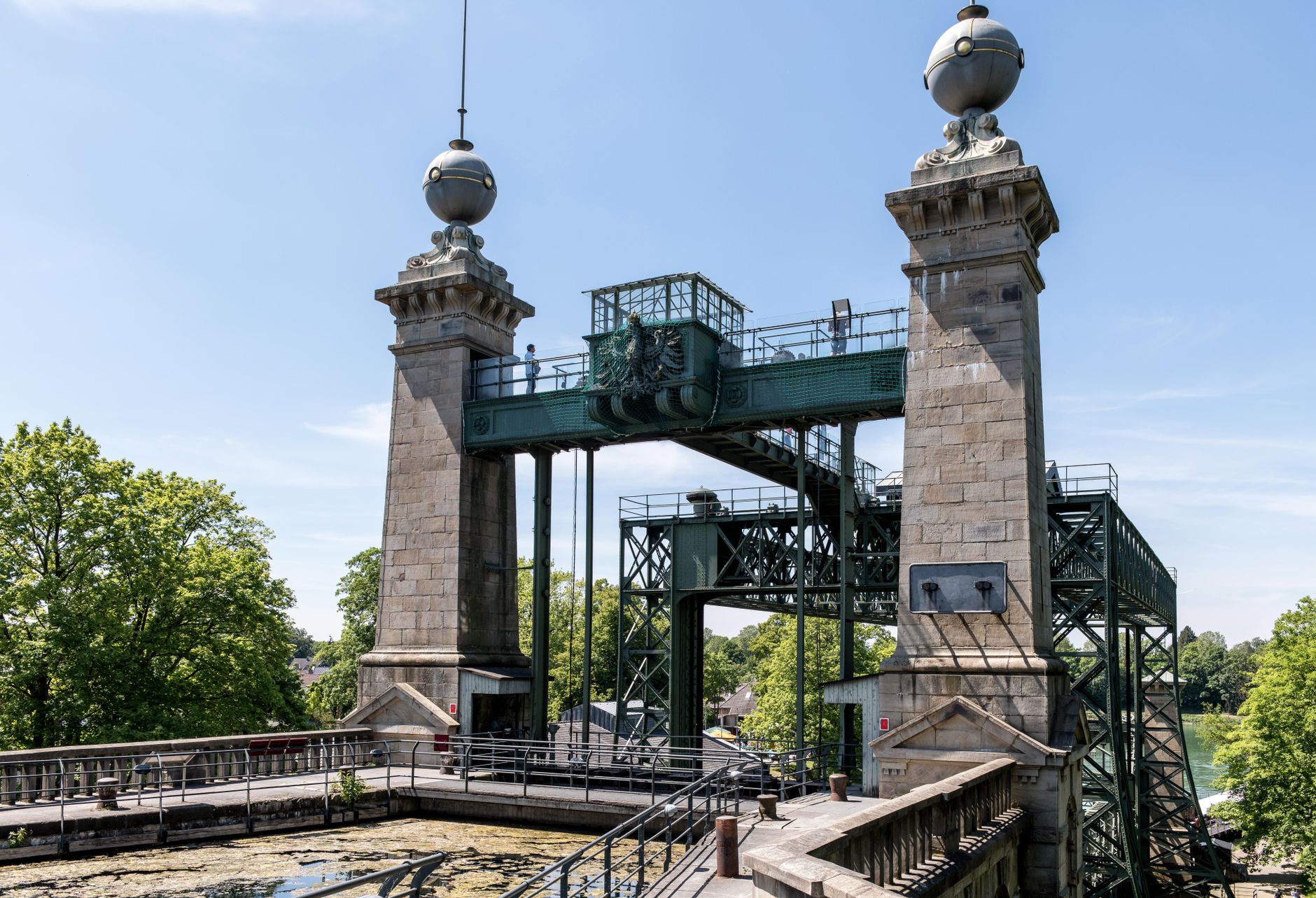 El Ferrocarril del Ruhr: Ingeniería industrial, logística de cuencas y conectividad ferroviaria histórica entre Essen y Duisburgo