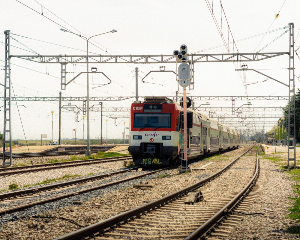 El pulso verde del Rin: la descarbonización de la gran arteria europea y el nuevo mapa de los trenes nocturnos