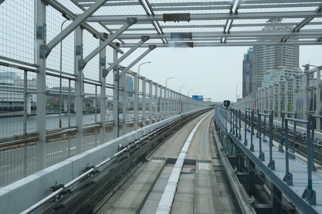 El laberinto intermodal de Tokio: Guía definitiva para dominar la red ferroviaria y de metro más compleja del mundo