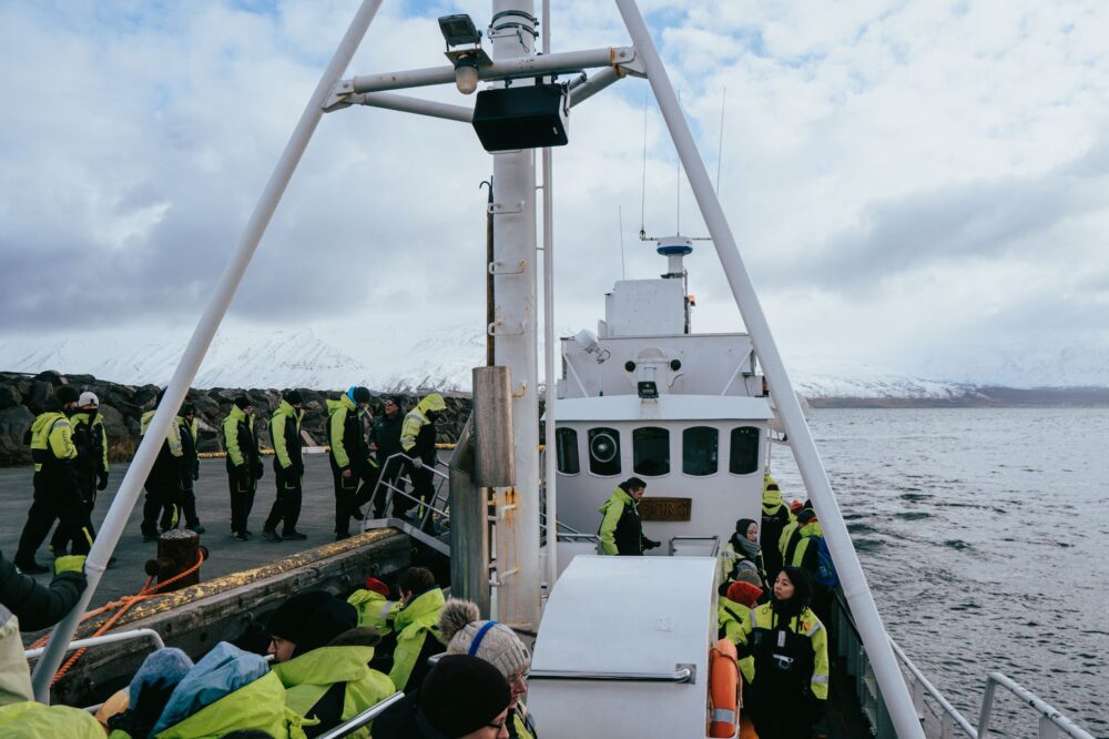 El laberinto de las penínsulas glaciales: cómo los transbordadores eléctricos y las rutas de baja velocidad transforman el transporte en la península de Snæfellsnes