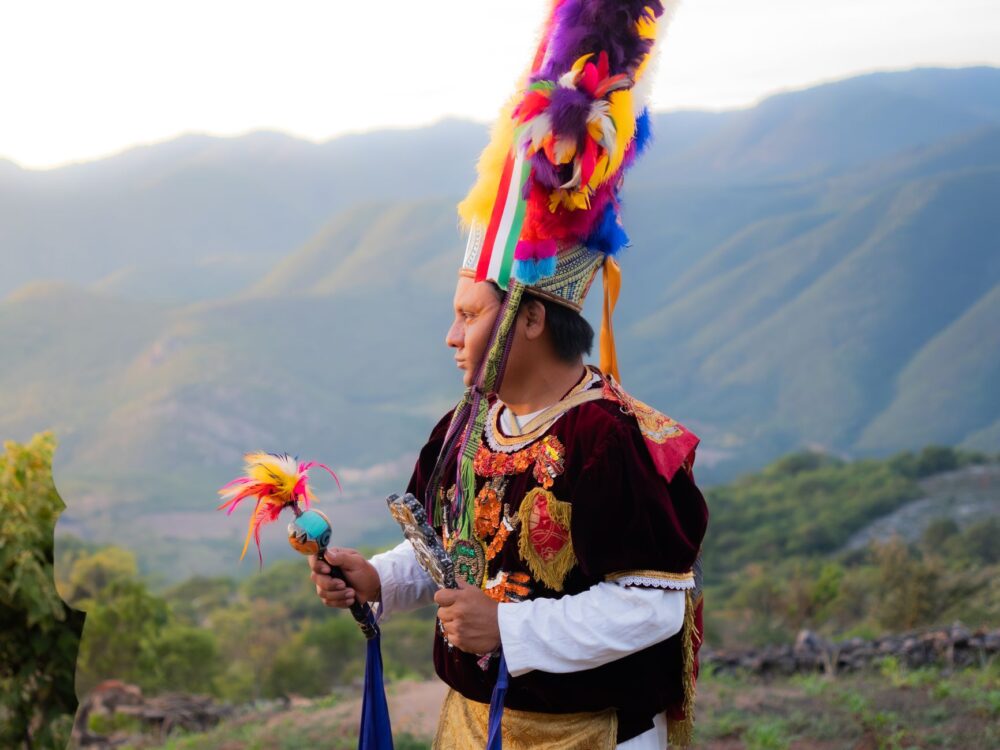 El secreto del grano andino y el viento: la liturgia del maíz morado y la cocina de altura en los valles del Urubamba
