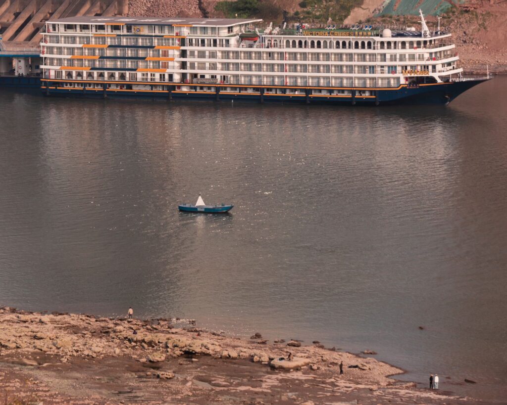 El latido de los barcos de vapor en el río Mississipi: Ingeniería centenaria, ruedas de paletas y la navegación de los grandes pastores de hierro