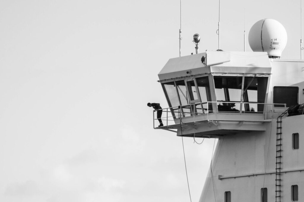 El latido del Transmediterráneo: Conectividad portuaria y la odisea logística del Estrecho de Gibraltar