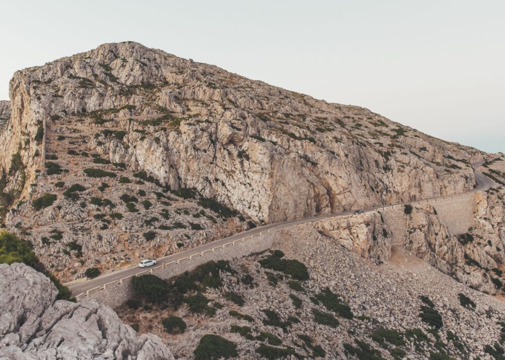 El Renacimiento de la Piedra Seca en la Sierra de Tramuntana: Paisaje, Ingeniería y Memoria en las Islas Baleares