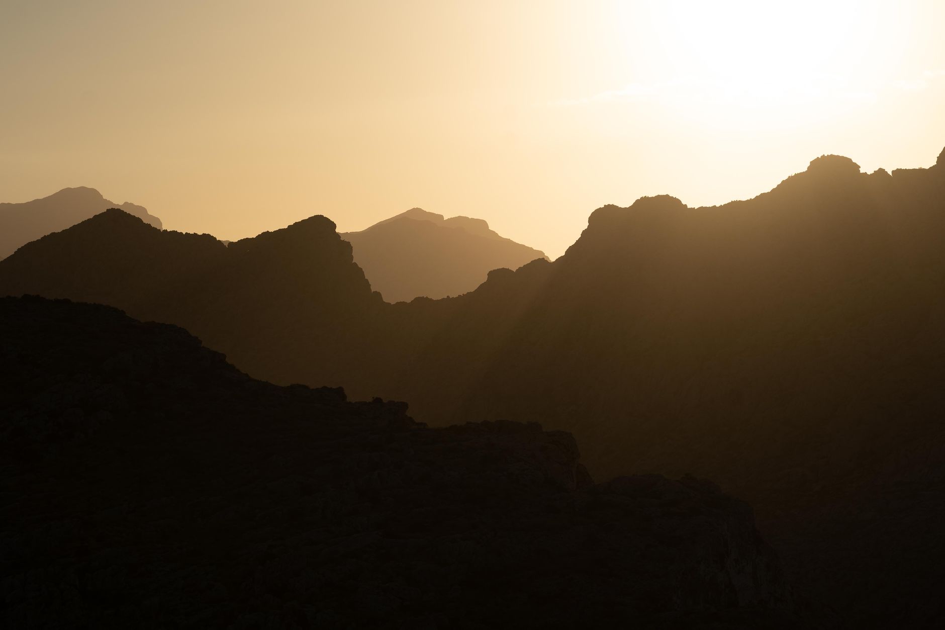 El latido de la piedra seca: mampostería, paisaje y memoria en los bancales de la Serra de Tramuntana