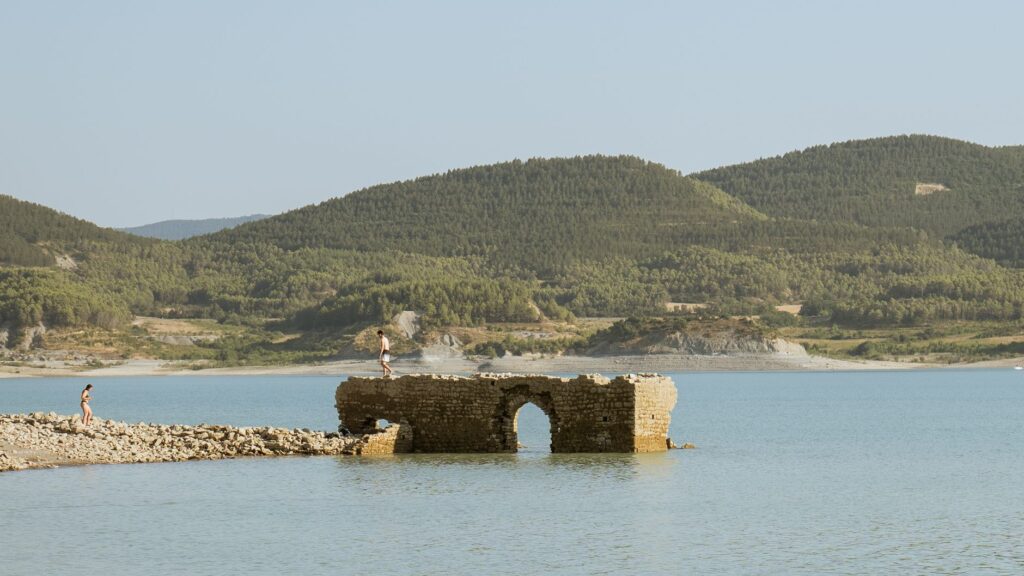 El laberinto silencioso del paso de los Alfaques: Cabotaje, calados y la memoria anfibia del delta del Ebro
